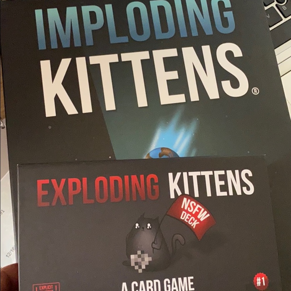 Exploding kittens card game